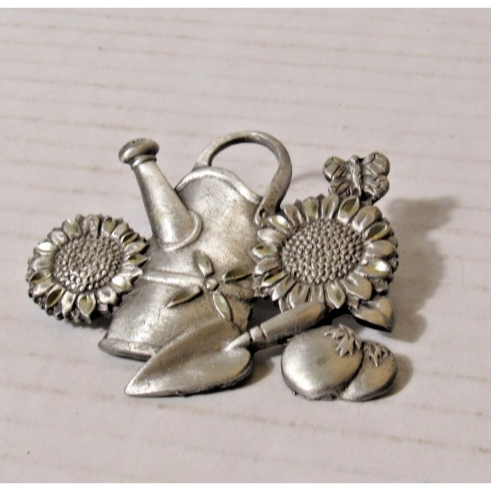 Spoontiques Pewter Garden Brooch Watering Can Sunflowers Trowel USA 4188 Vintage - Picture 3 of 6